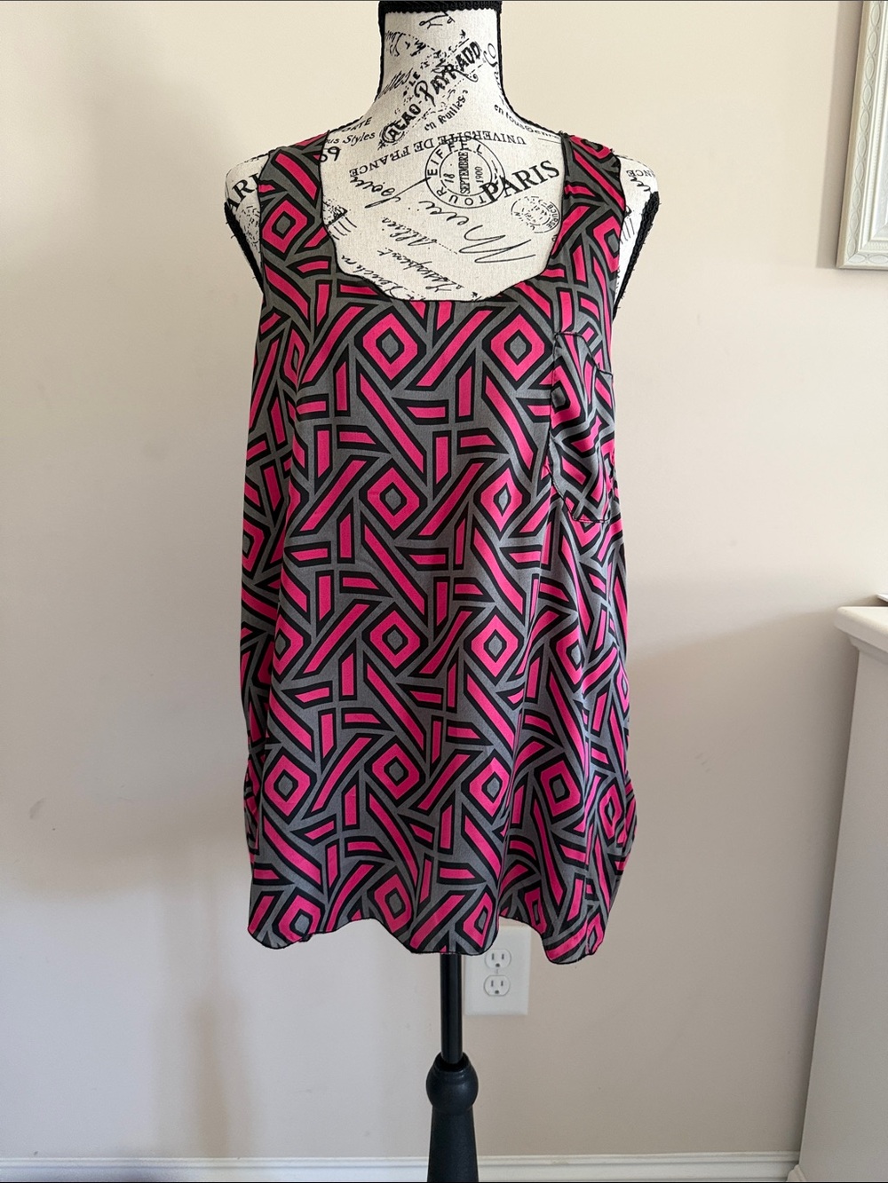 Sleeveless Geometric Print Tank Top - Pink & Gray